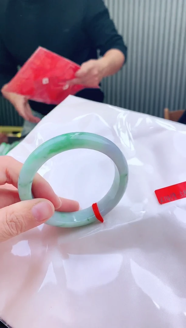 未镶嵌手镯翡翠111