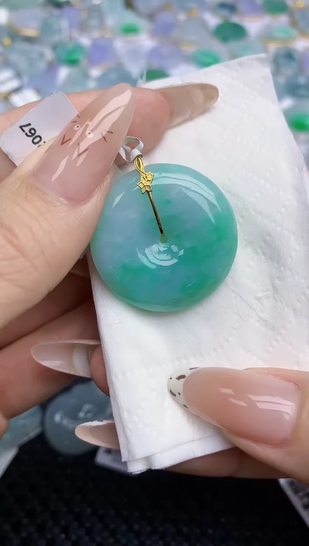 翡翠18K金镶嵌颈饰421    天然翡翠A货