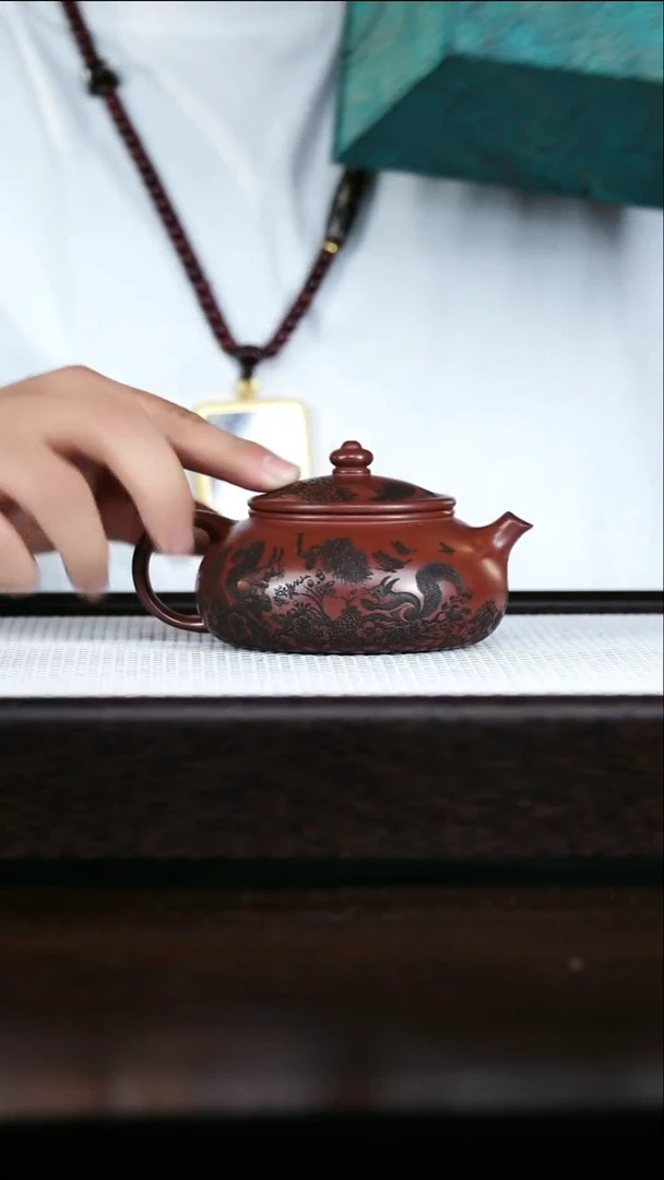 茶杯紫砂龙血砂寒江  刻松趣图