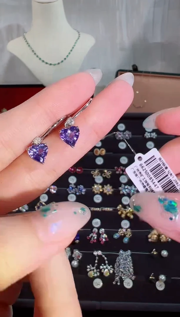 耳饰18K金镶嵌坦桑石BE13037#-W#166