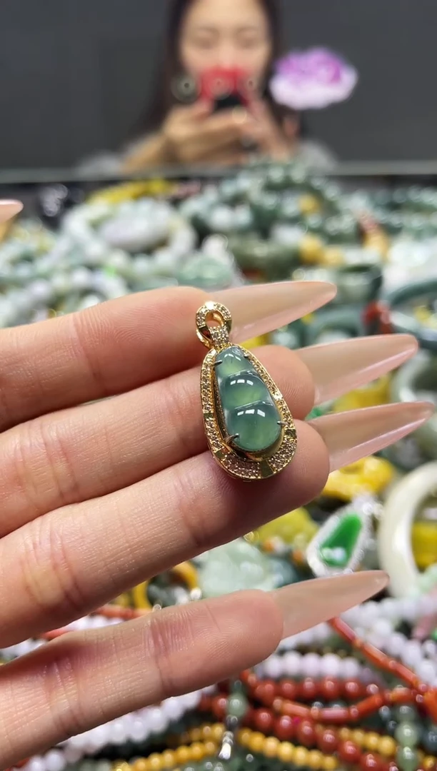 颈饰未镶嵌翡翠/V/翡翠A货，一件也是批发价