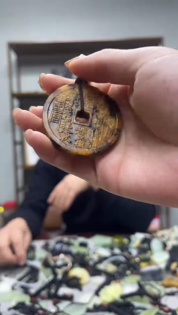 未镶嵌岫玉吊坠·