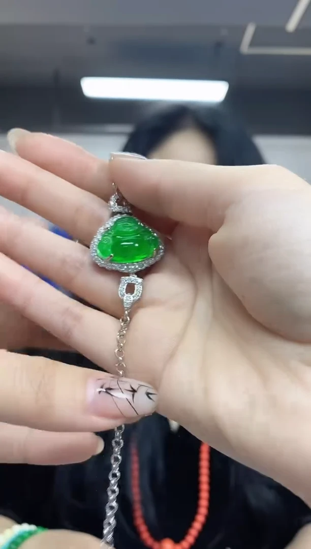 【闪购商品】翡翠手链未镶嵌多样性发其一颜色微差