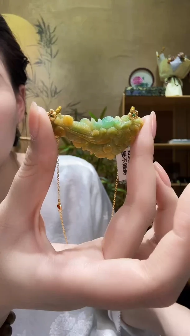 颈饰未镶嵌翡翠吊坠