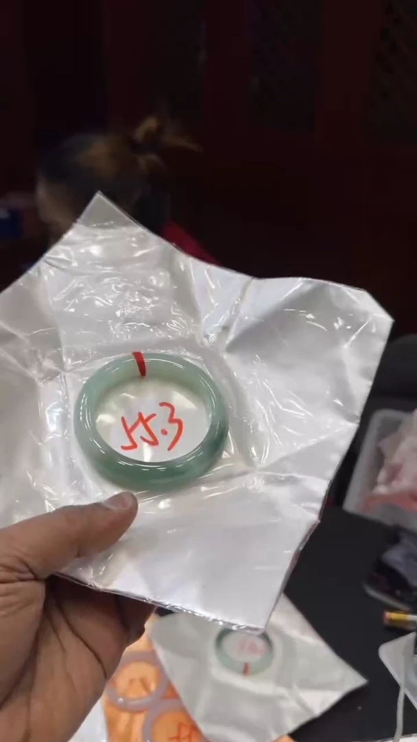 【闪购商品】翡翠手镯未镶嵌手镯