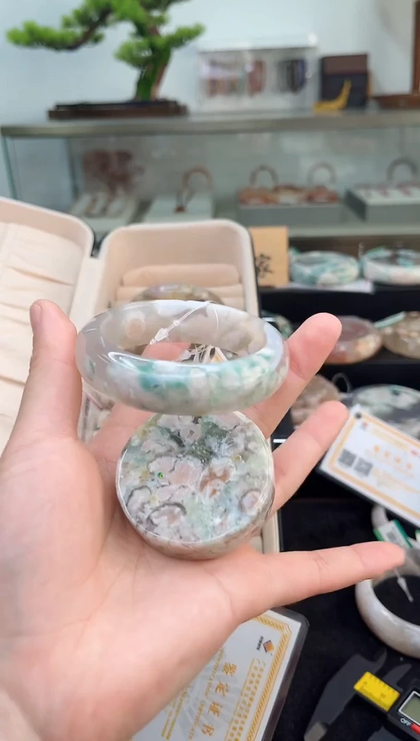 未镶嵌手镯石英质玉56圈口（赠品镯心）36900133