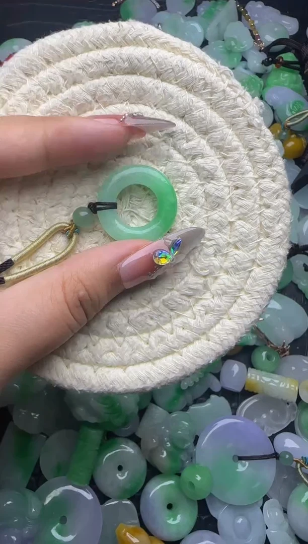 翡翠未镶嵌颈饰天然缅甸翡翠吊坠