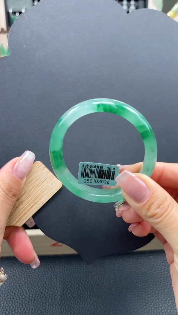 【闪购商品】石英质玉手镯未镶嵌口径50.8