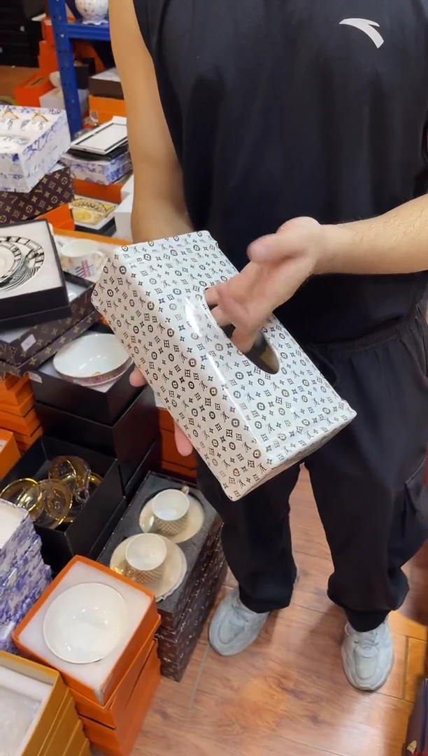 杯鸿辉家品牌瓷器，京东包邮！