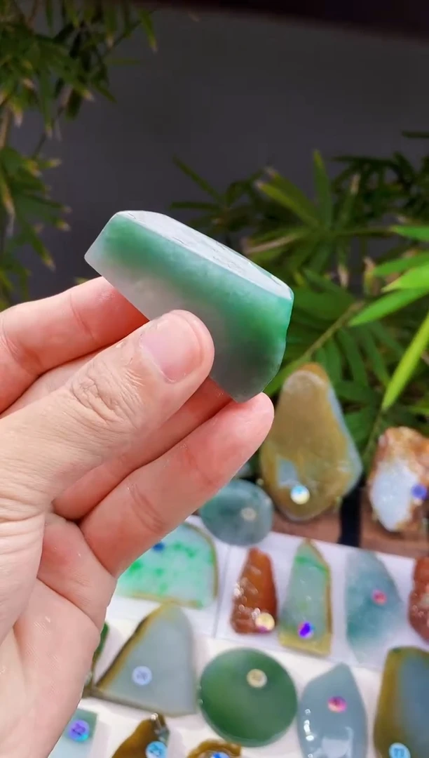 定制翡翠未镶嵌翡翠