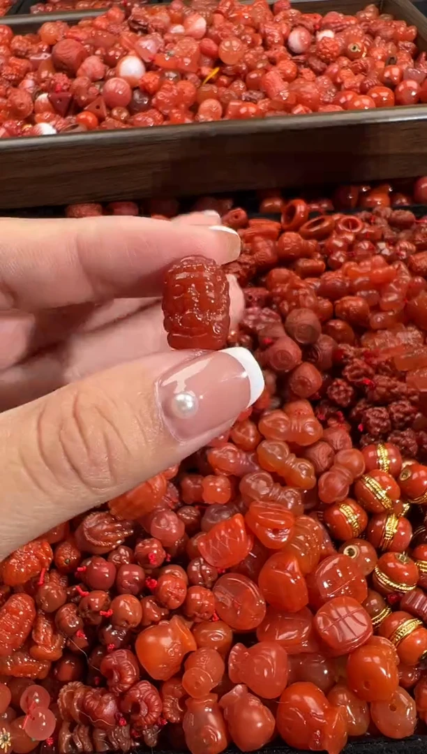 颈饰未镶嵌南红玛瑙1