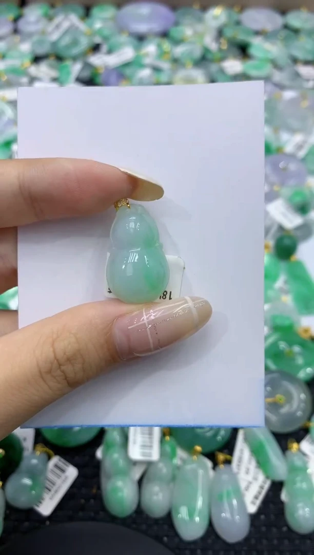 颈饰18K金镶嵌翡翠天然缅甸翡翠A货