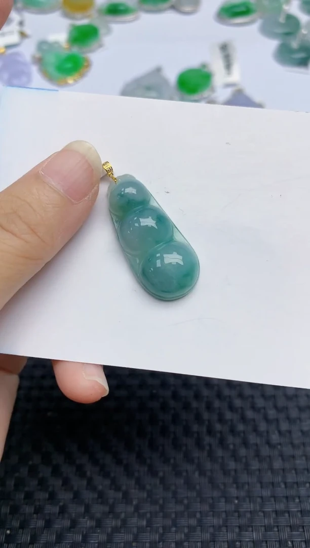 翡翠18K金镶嵌颈饰天然A货翡翠