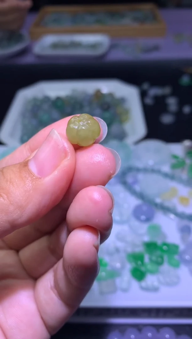 未镶嵌定制翡翠毛货