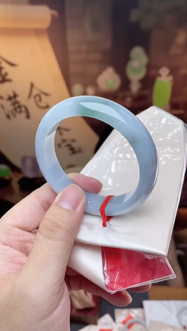 未镶嵌手镯翡翠手镯