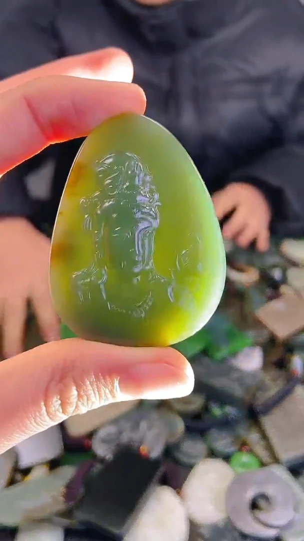 颈饰未镶嵌和田玉1