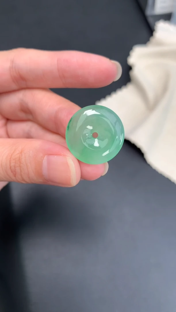 未镶嵌定制翡翠48小时鉴赏期 退货不扣服务费