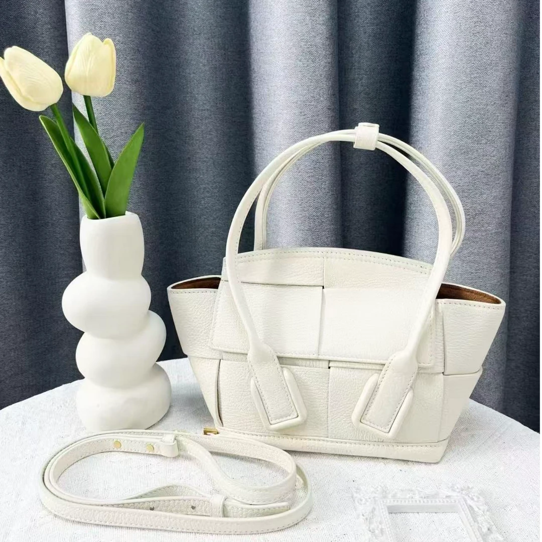 95新 BOTTEGA VENETA/葆蝶家 胖虎安安/公价0/箱包/两用包/0131