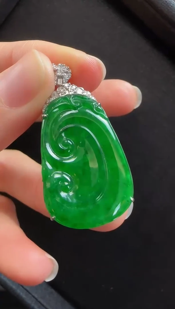 【闪购商品】翡翠颈饰18K金镶嵌354如意一个