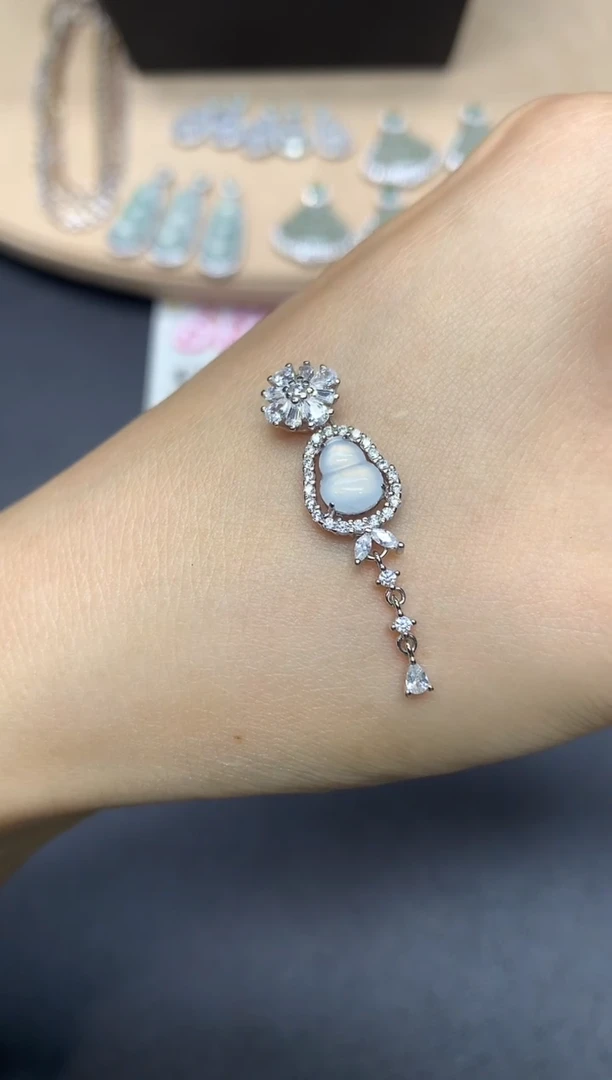 翡翠银S925镶嵌吊坠(不含链)葫芦【多样性发其一】