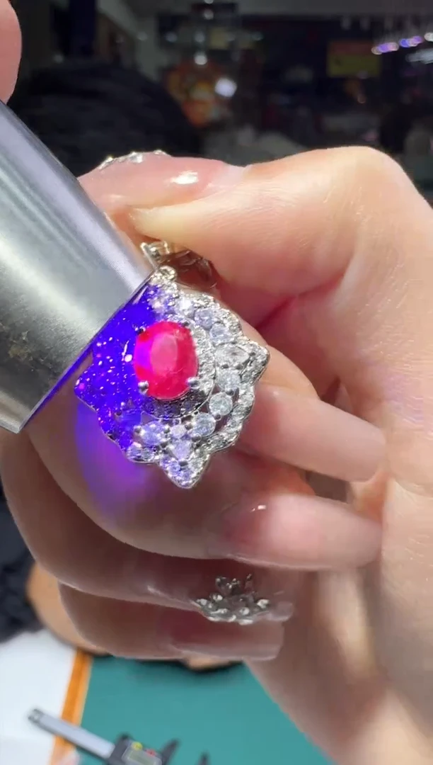 【闪购商品】红宝石吊坠(赠链)未镶嵌多样性发一件 418