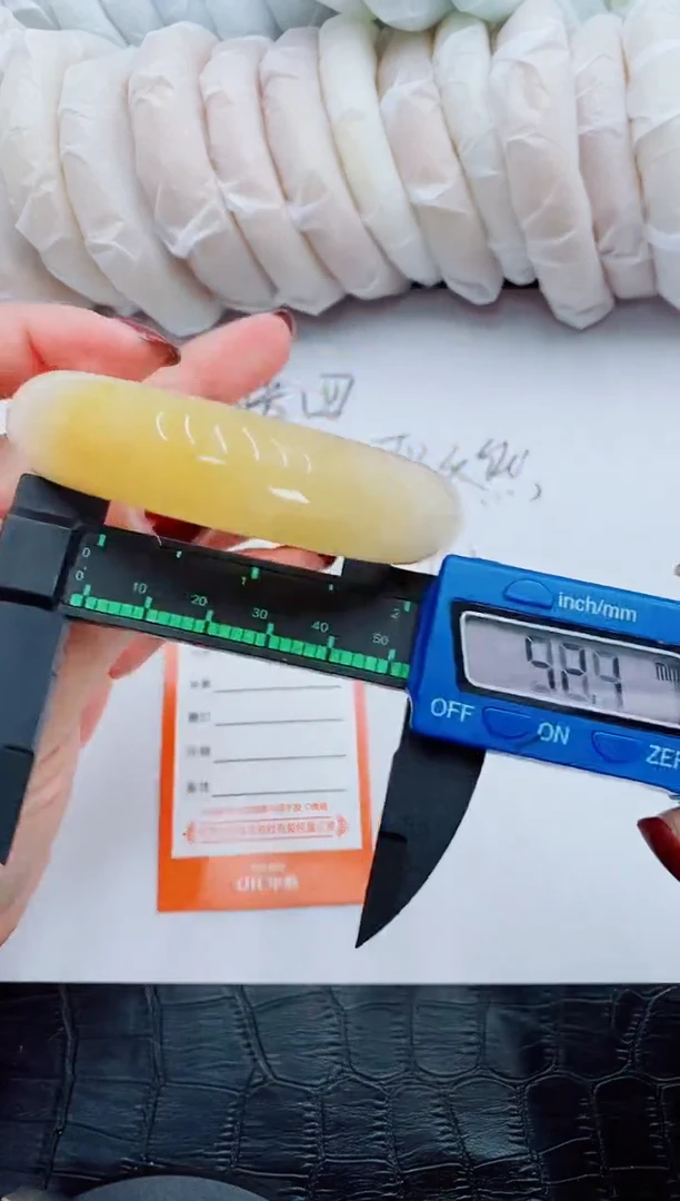 【闪购商品】石英质玉手镯未镶嵌Q6-54-55