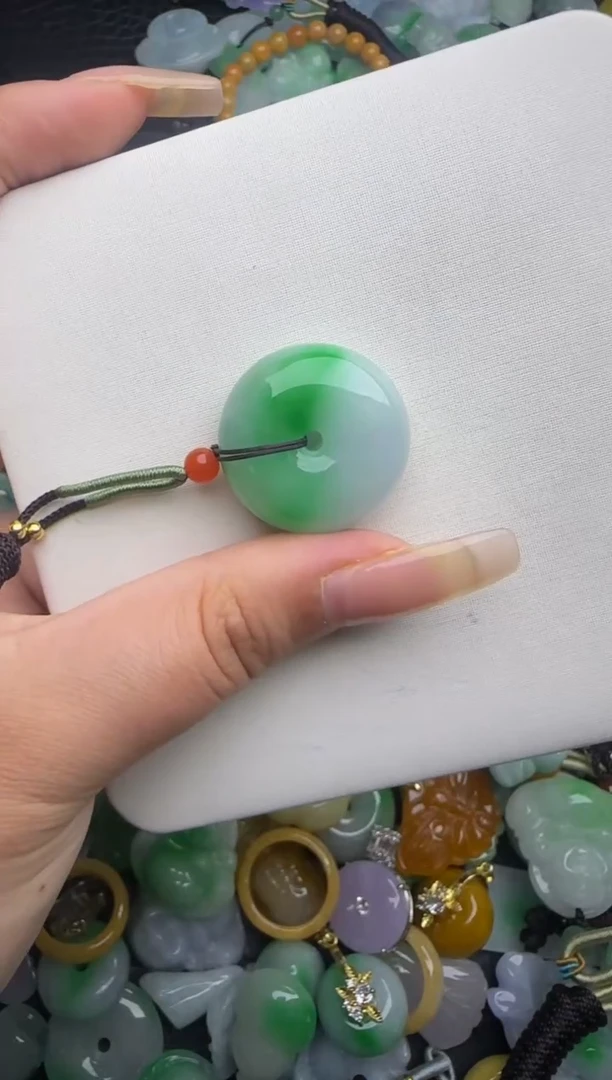 翡翠未镶嵌颈饰天然缅甸翡翠吊坠