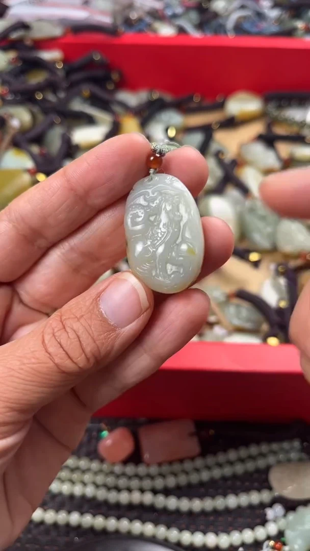 【闪购商品】和田玉颈饰未镶嵌多样性发货没有证书拍一发一有瑕