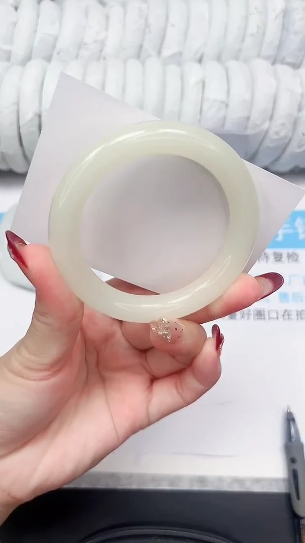 未镶嵌手镯石英质玉91-55.3FYT