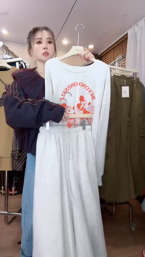 花灰色套装宽松版