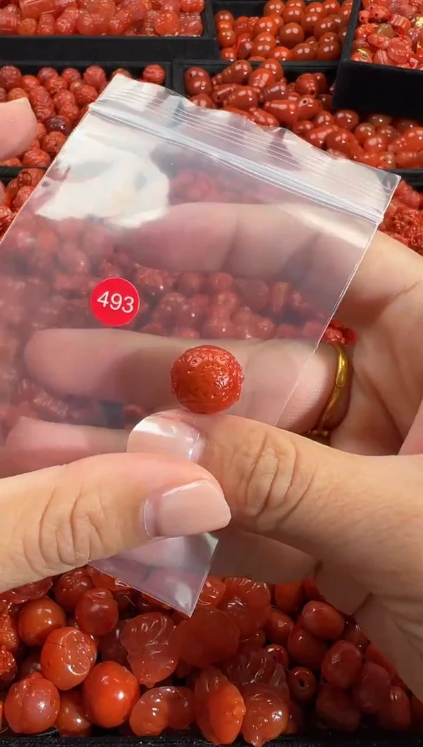 颈饰未镶嵌南红玛瑙1