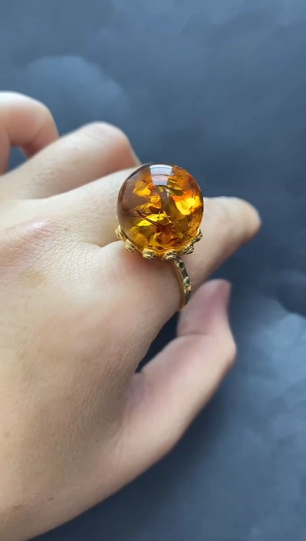 裸石琥珀未镶嵌戒指