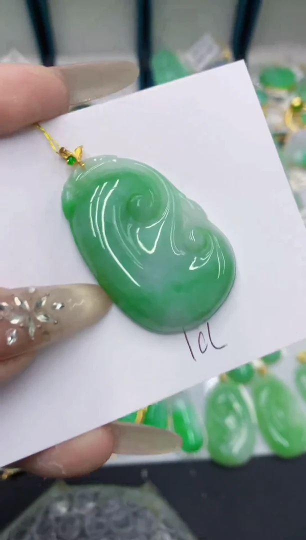 颈饰18K金镶嵌翡翠111111