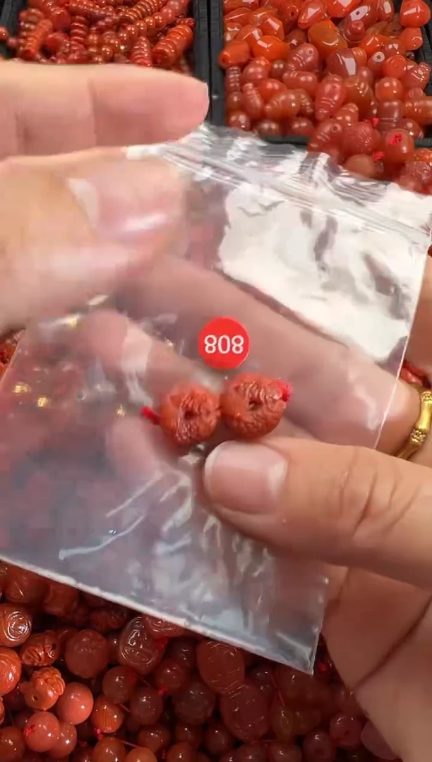 【闪购商品】南红玛瑙颈饰未镶嵌1