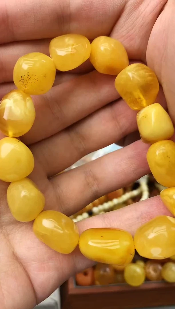 未镶嵌琥珀珠宝奇石104
