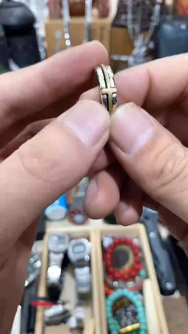瓷片闪购商品  如图所示