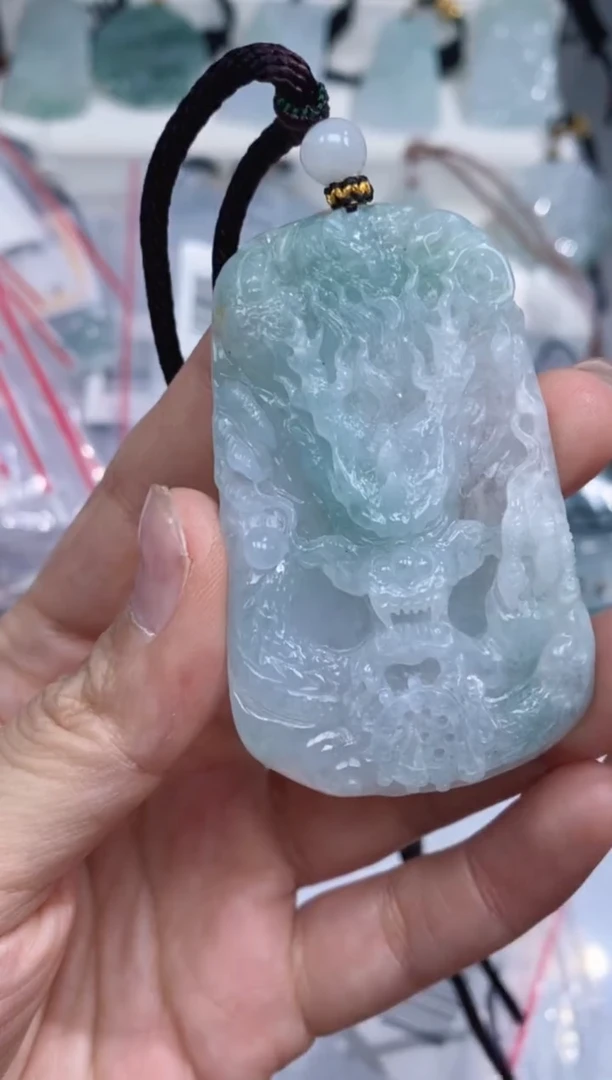 颈饰未镶嵌翡翠吊坠