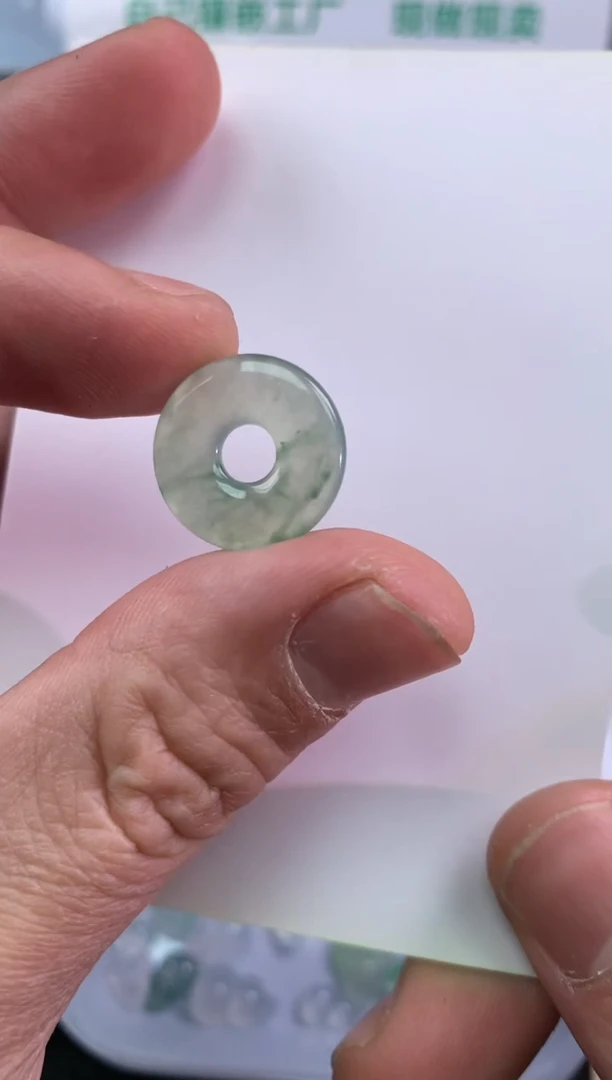 【闪购商品】翡翠颈饰未镶嵌甜甜圈