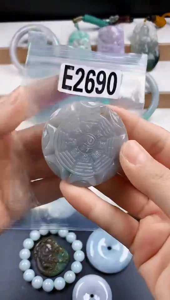 颈饰未镶嵌翡翠天然翡翠吊坠挂件