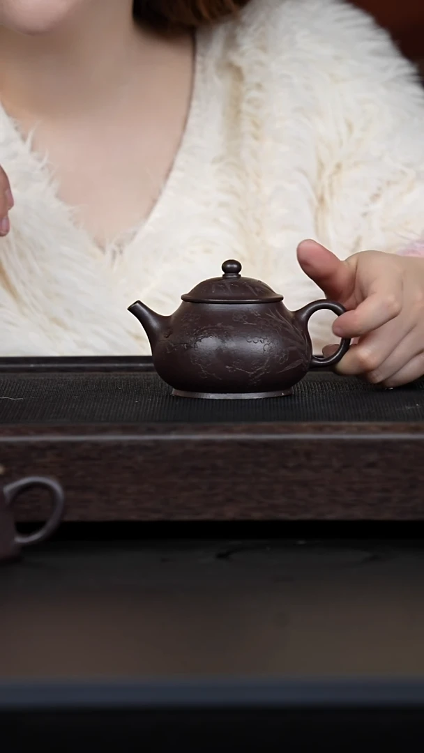【闪购商品】紫砂茶壶黑墩头刻绘潘壶