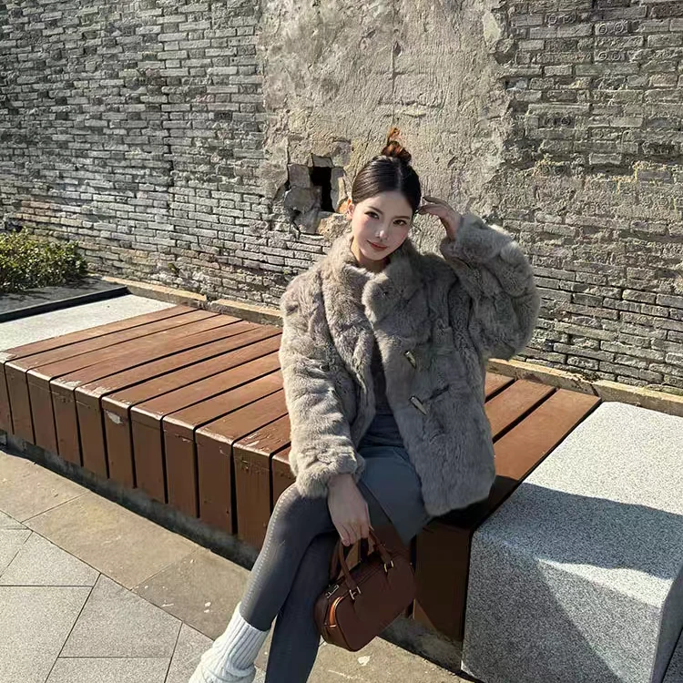 女士极简风网红立领百搭气质宽松老钱风牛角扣上衣女短外套 RN367