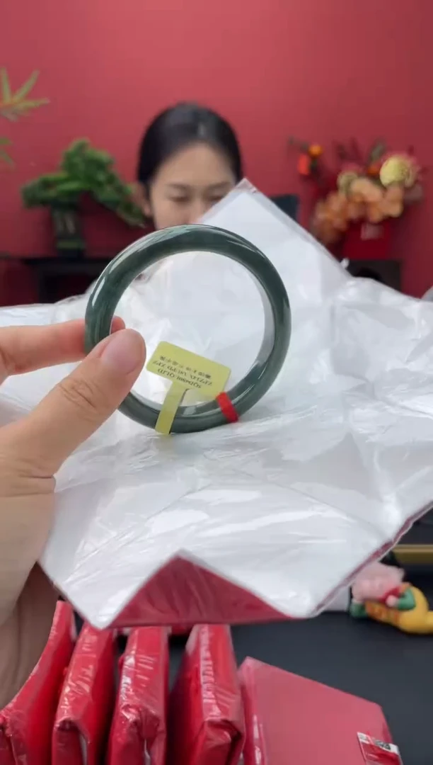 未镶嵌手镯翡翠3