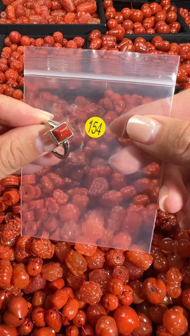 颈饰未镶嵌南红玛瑙1