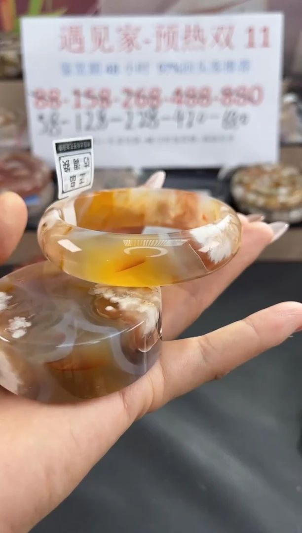 未镶嵌手镯石英质玉59