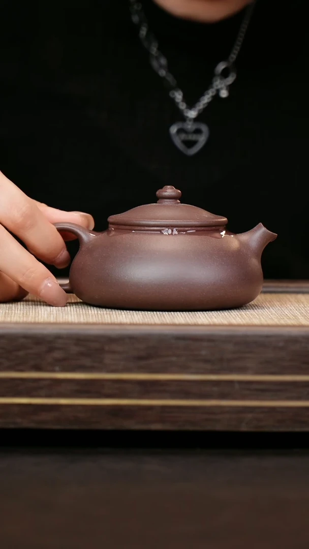 茶壶紫砂四号井底槽清  寒江壶  梅