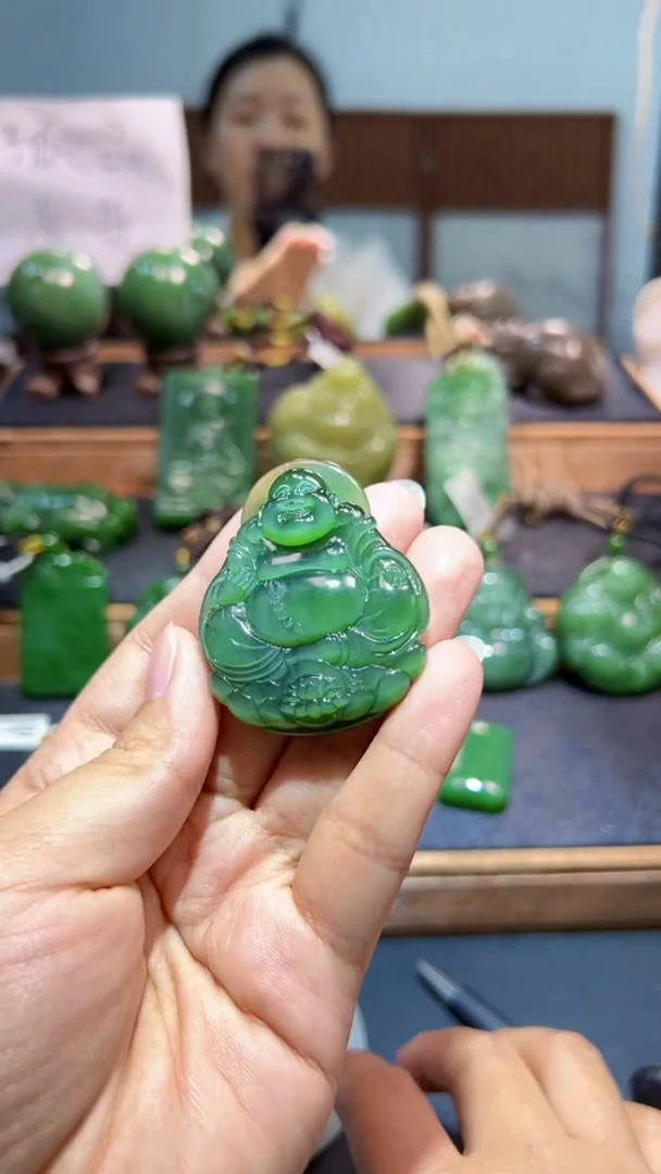 颈饰未镶嵌和田玉（碧玉）1