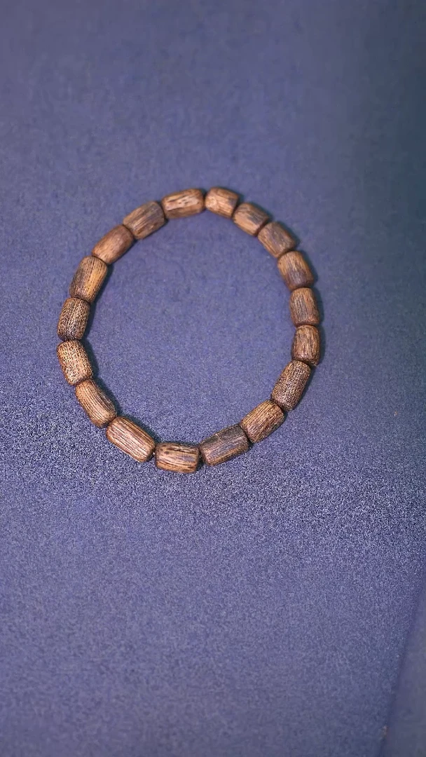 沉香手串海南莺歌绿棋单圈随形