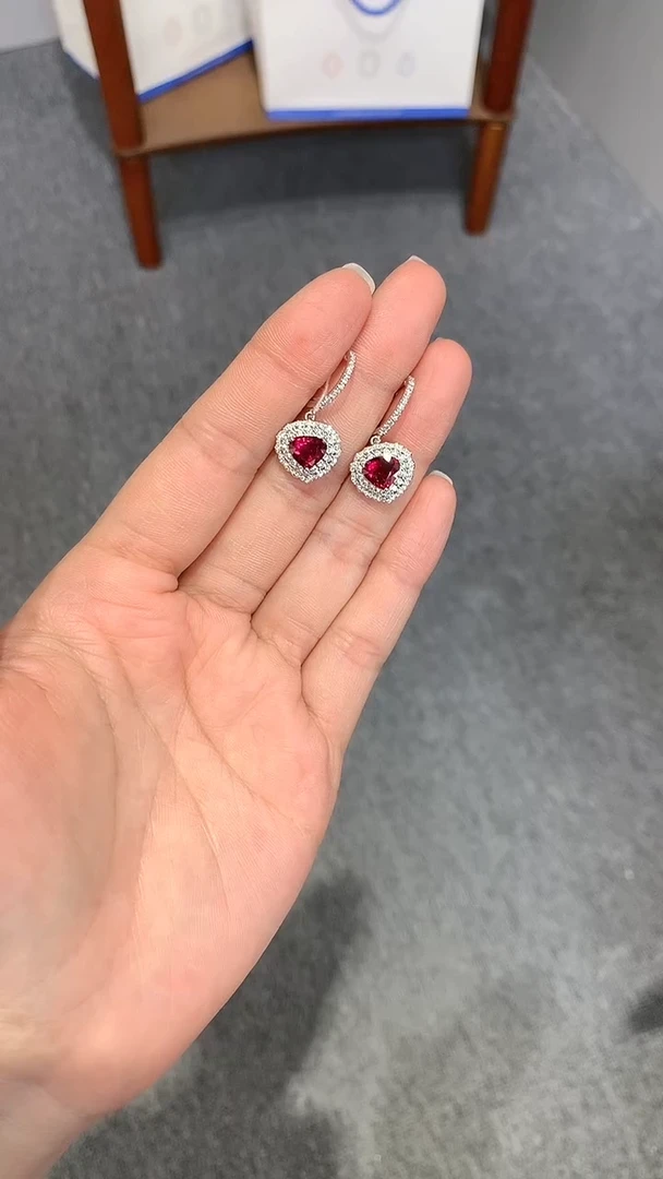 18K金镶嵌耳环红宝石无烧红宝石耳环