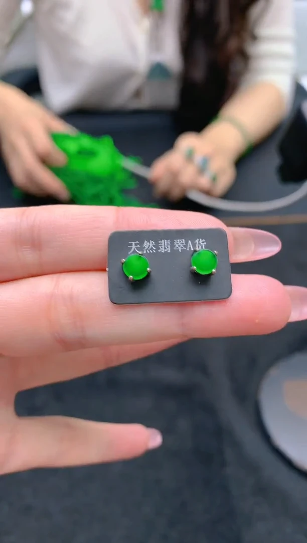 翡翠未镶嵌颈饰天然A货翡翠