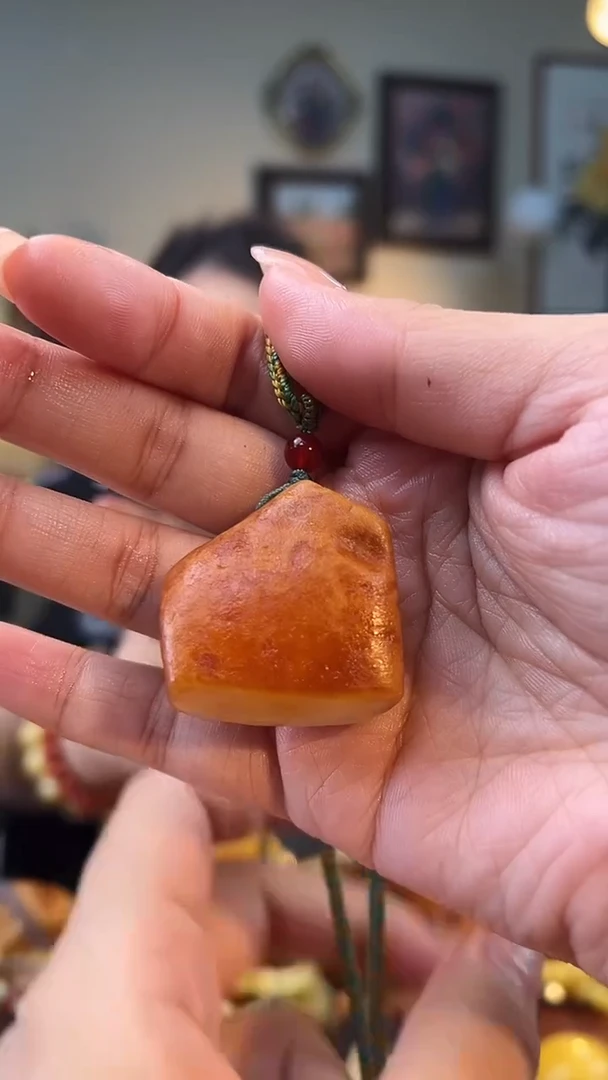 琥珀颈饰未镶嵌吊坠